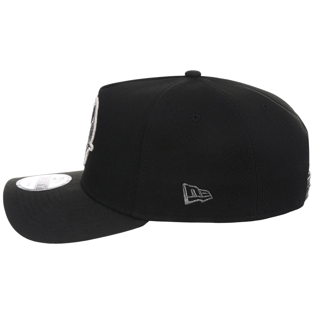 Tampa Bay Buccaneers NFL Liquid Titanium New Era 9FORTY