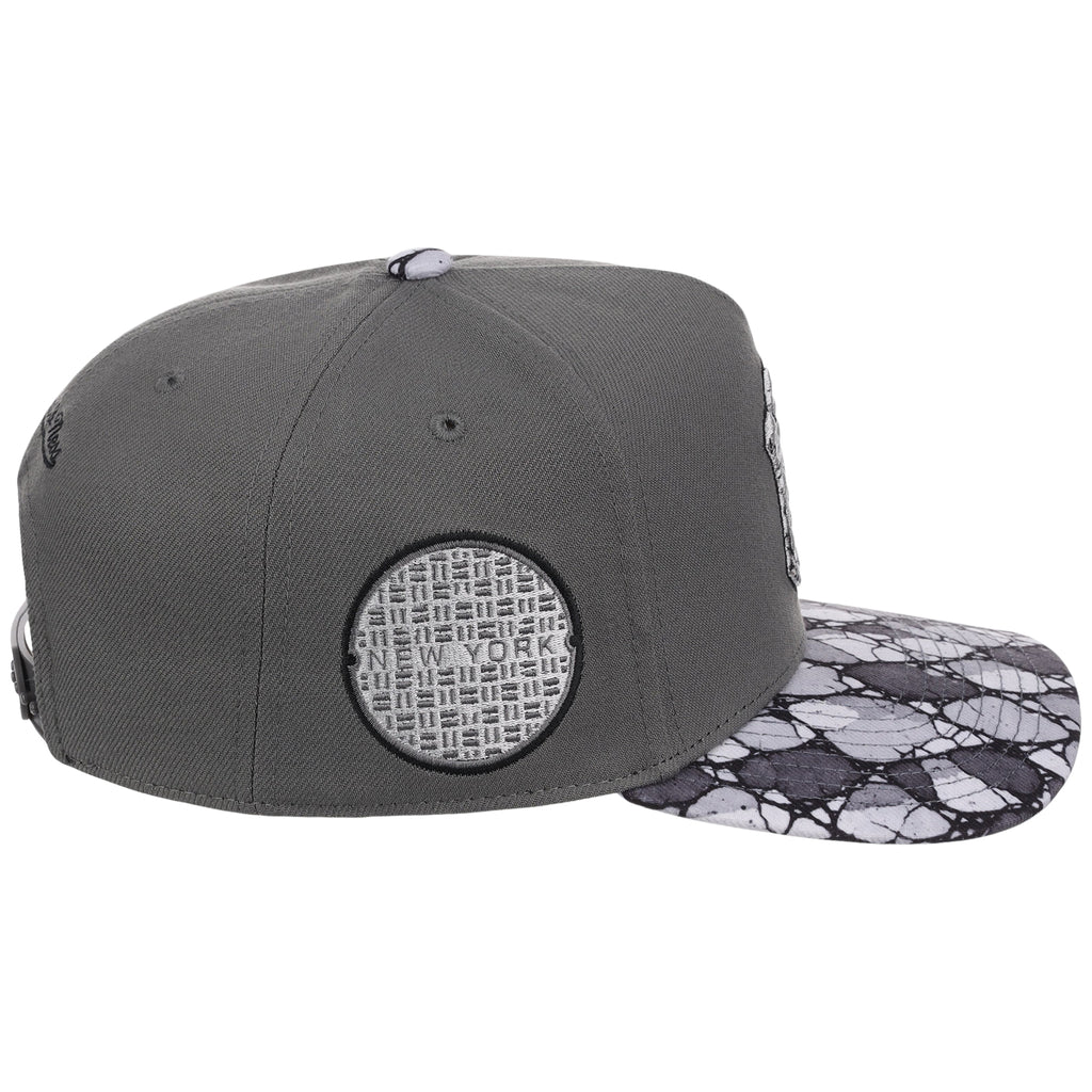 New York Yankees MLB Concrete Jungle Mitchell & Ness Pro Pinch