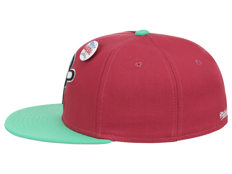 Cincinnati Reds MLB Topps Chrome Collection Magenta Fitted