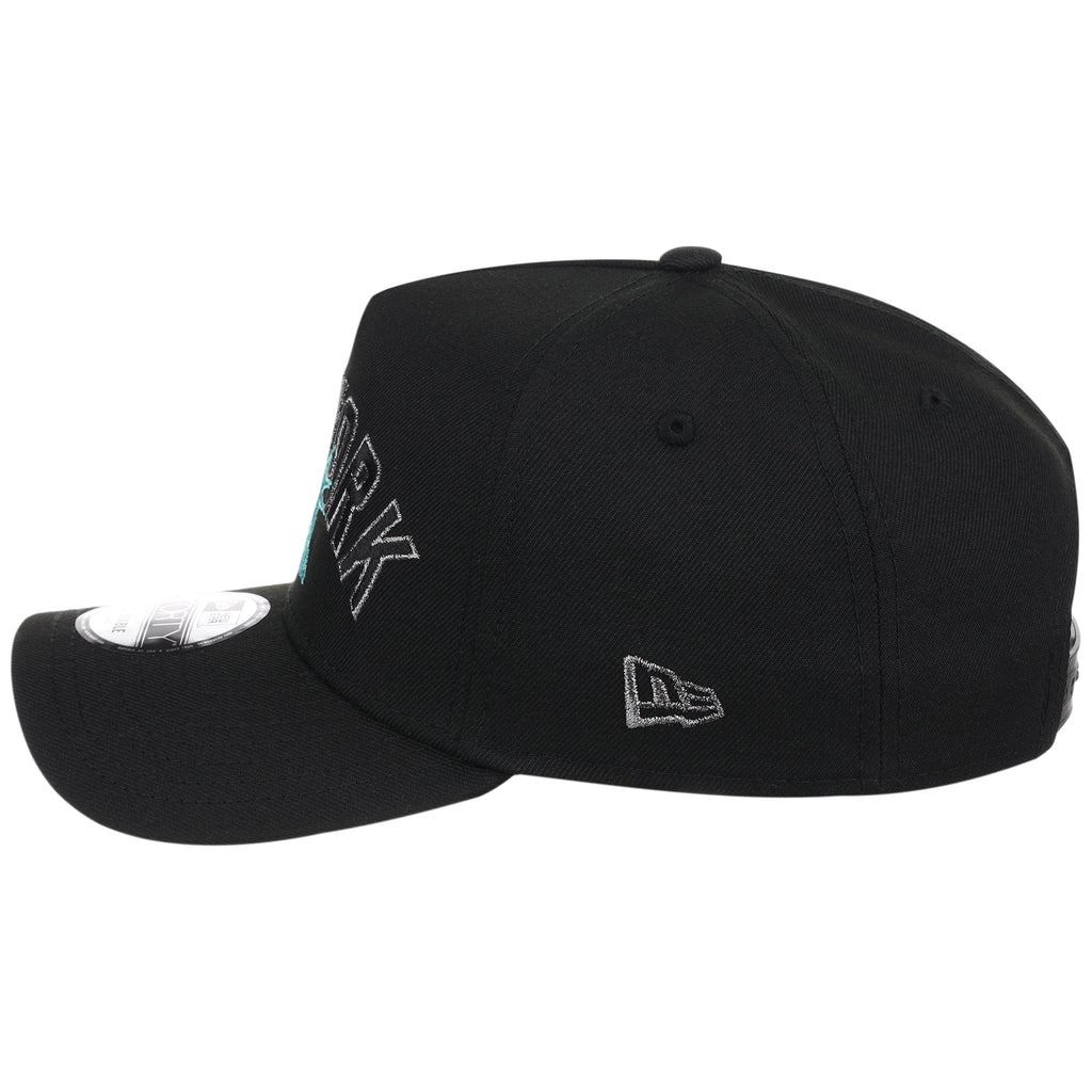 New York Yankees - New York Crown the City -  Liberty  New Era 9FORTY - Black/Black