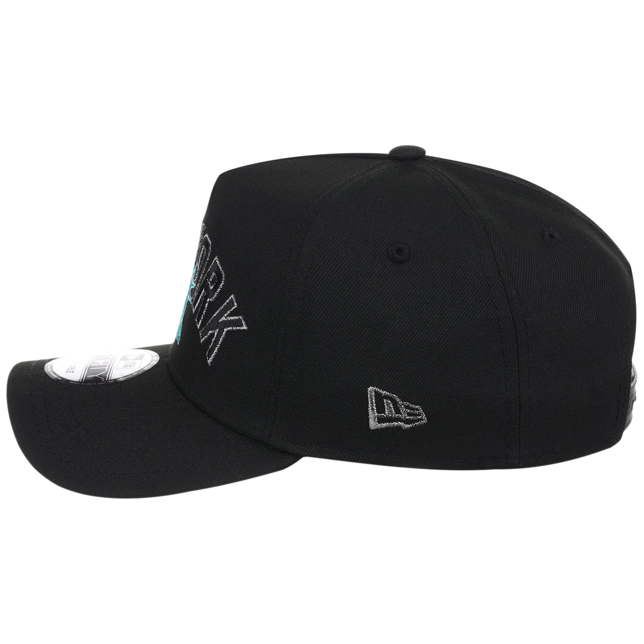 New York Yankees - New York Crown the City -  Liberty  New Era 9FORTY - Black/Black