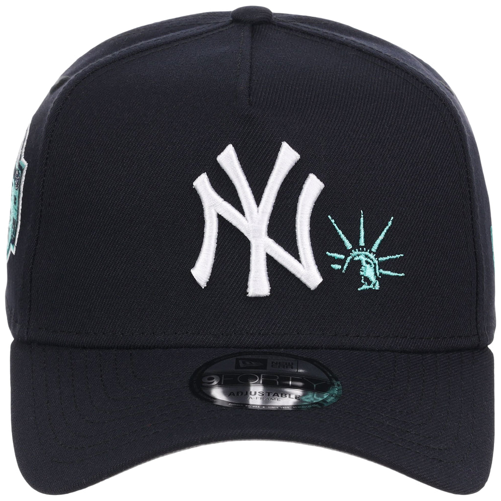New York Yankees - New York Crown the City -  Liberty Element  New Era 9FORTY - Navy/Navy