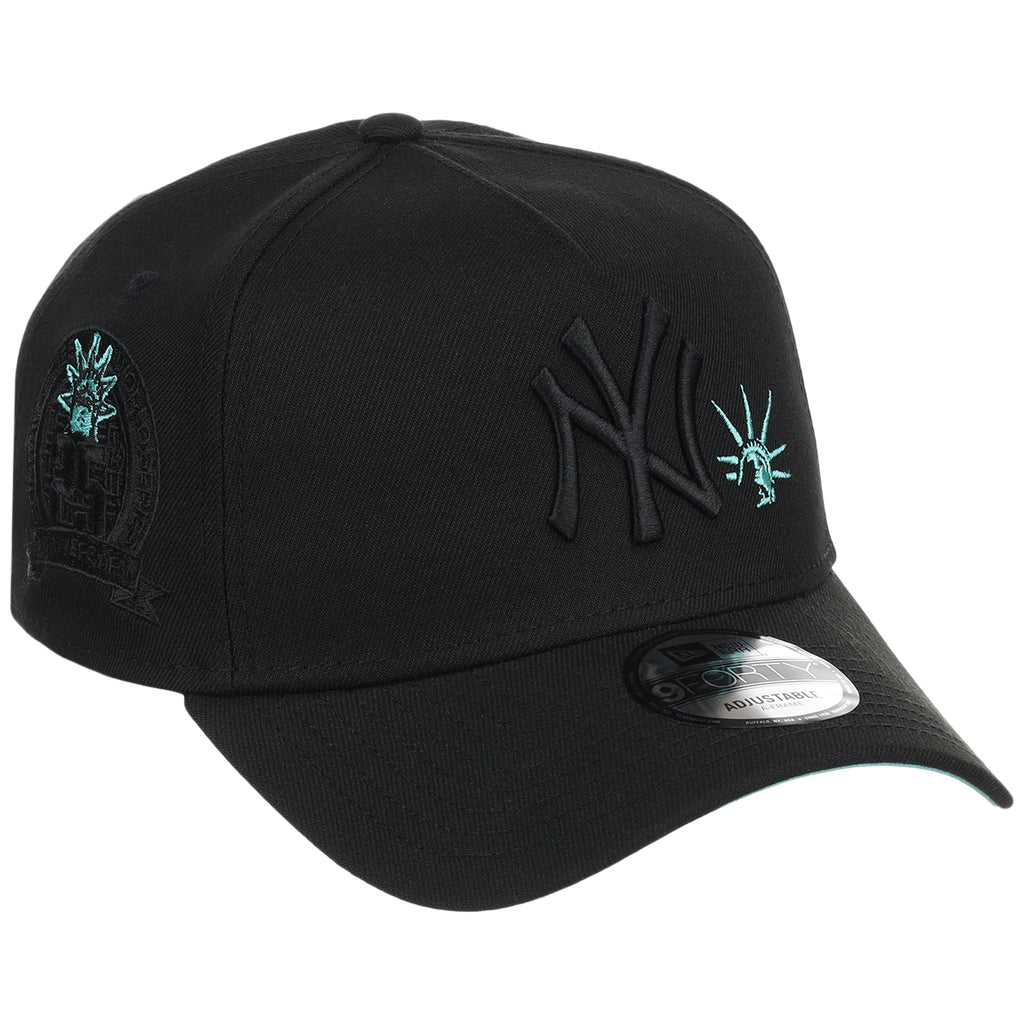 New York Yankees - New York Crown the City -  Liberty Element  New Era 9FORTY - Black/Black
