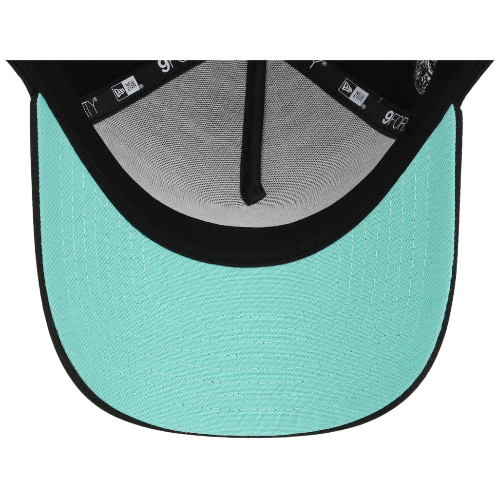New York Yankees - New York Crown the City -  Liberty Element  New Era 9FORTY - Black/Black