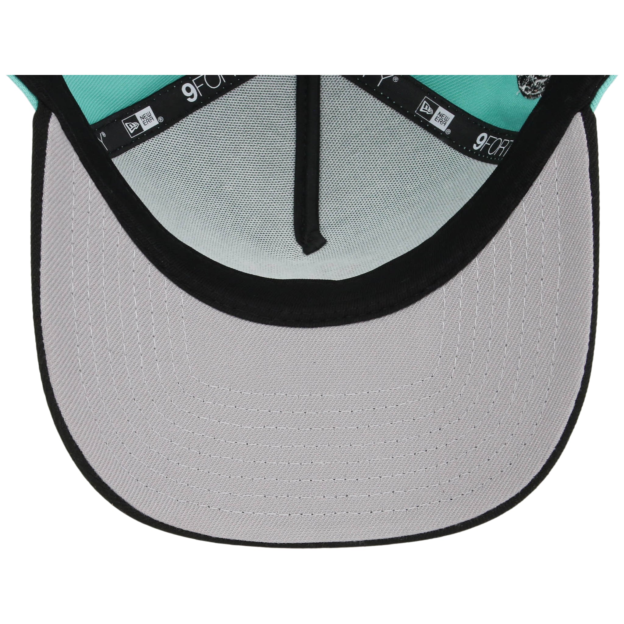 New York Yankees - New York Crown the City -  Liberty Element  New Era 9FORTY - Mint/Black