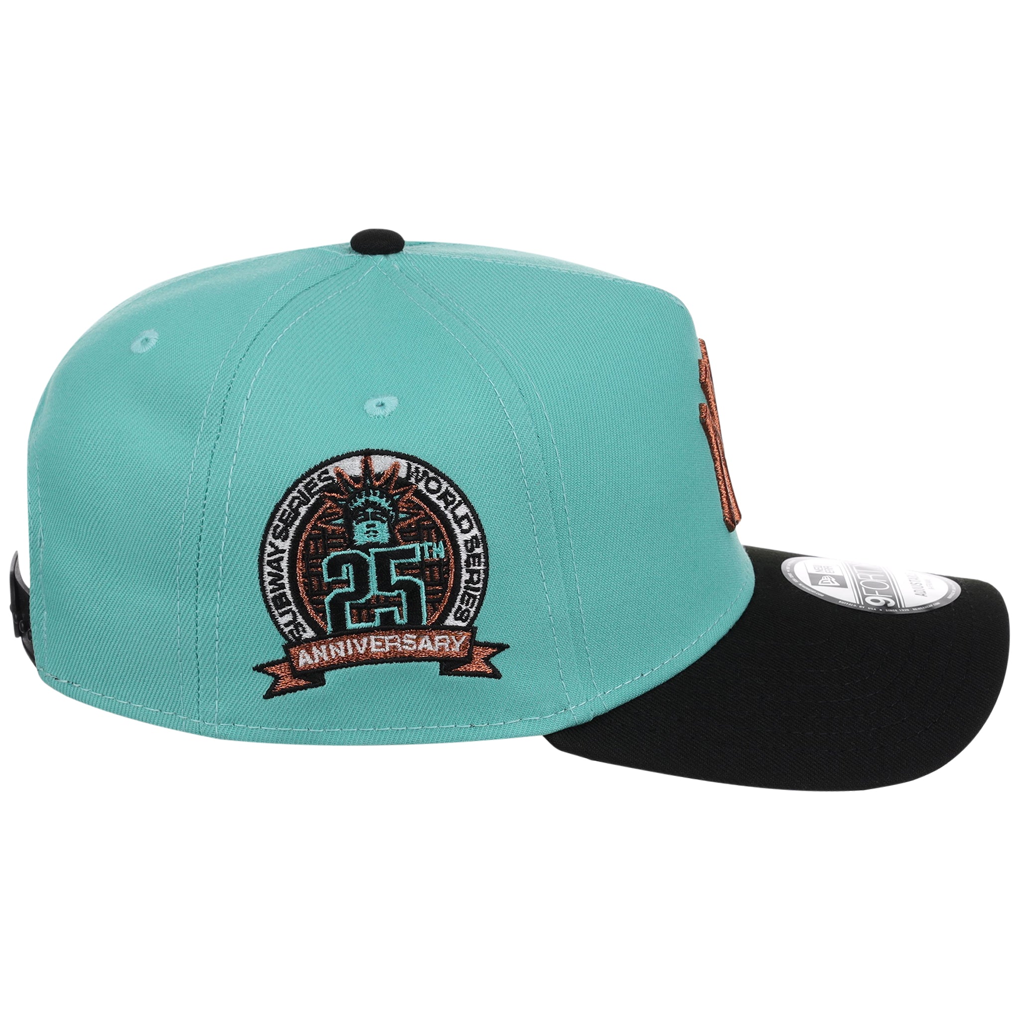 New York Yankees - New York Crown the City -  Liberty Element  New Era 9FORTY - Mint/Black