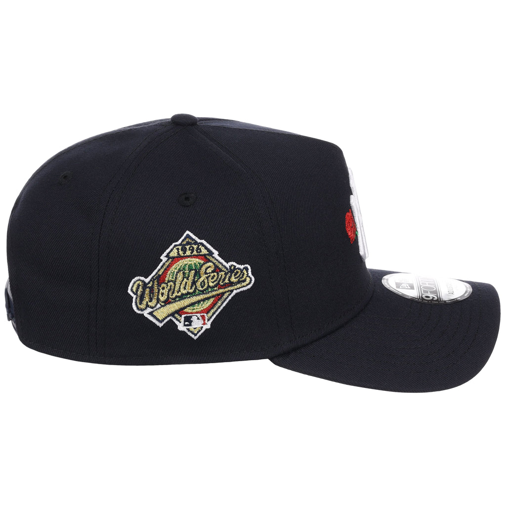 New York Yankees - New York Crown the City -  Rose  New Era 9FORTY - Navy/Navy