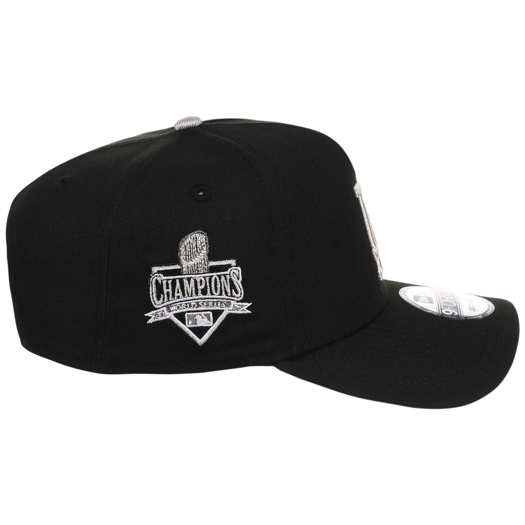 Los Angeles Dodgers 2025 Champions Pack - Liquid Titanium Coop 9FORTY