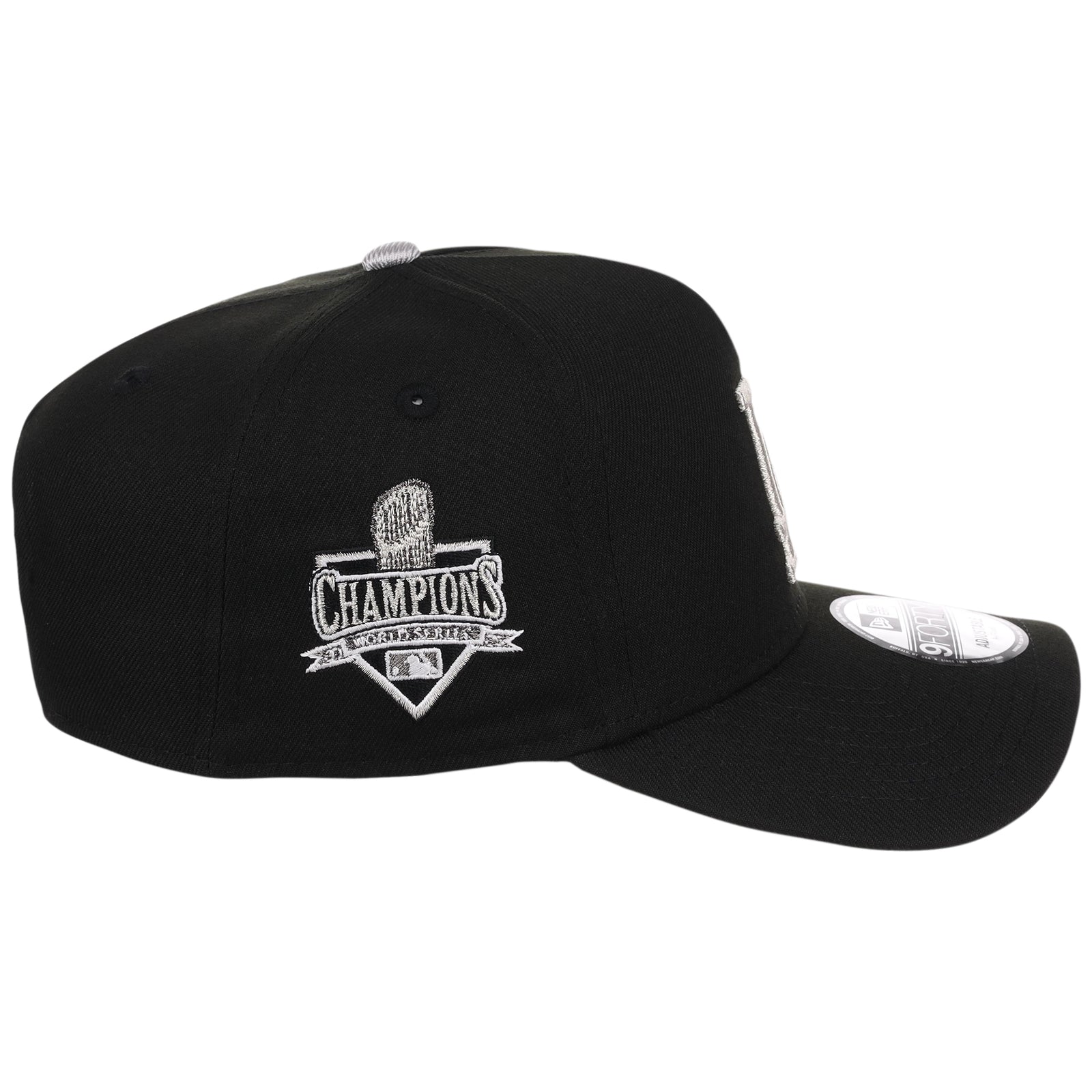 Los Angeles Dodgers 2025 Champions Pack - Liquid Titanium Coop