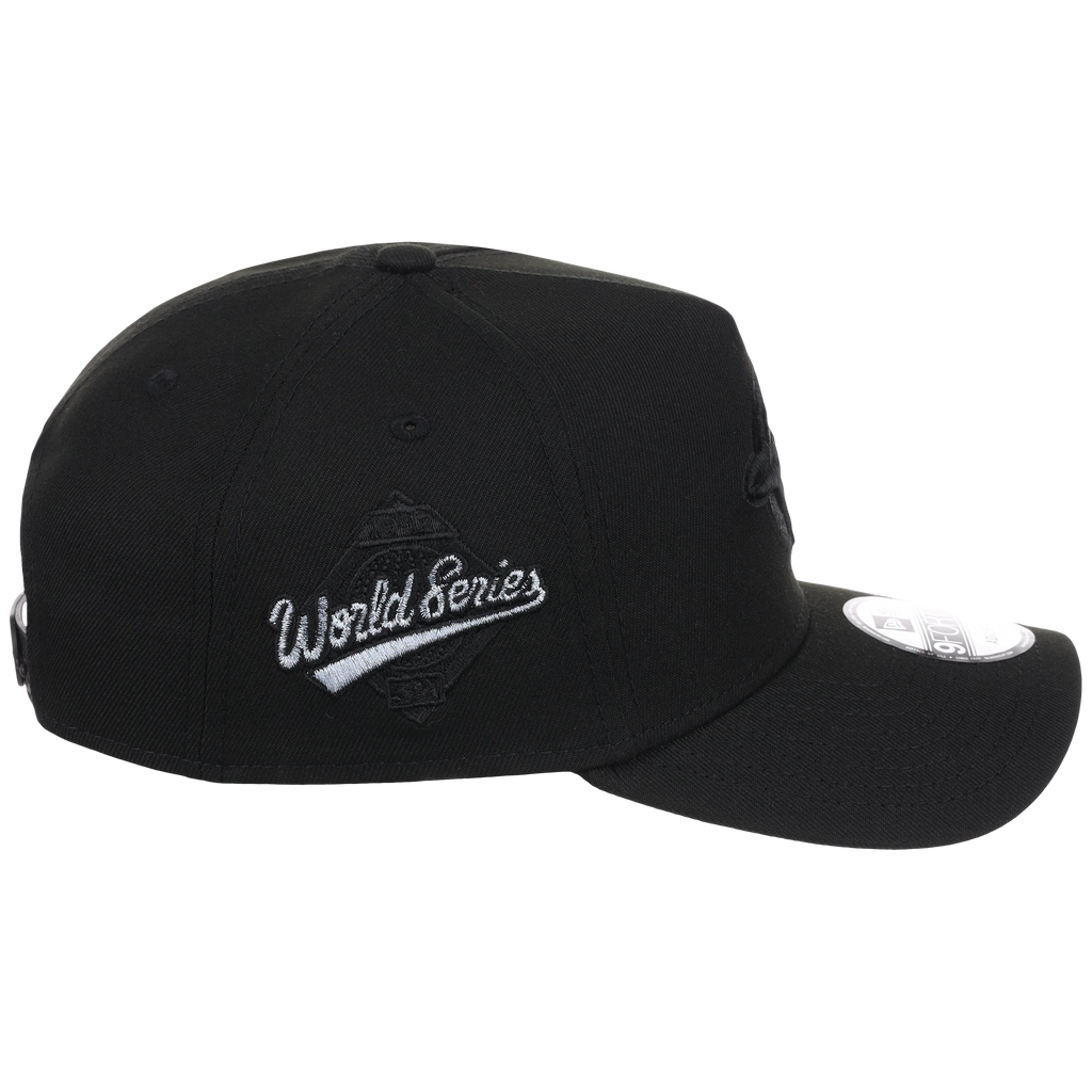 Toronto Blue Jays Toronto Crown the City - Black Pop Sky New Era 9FORTY (Black/Black)