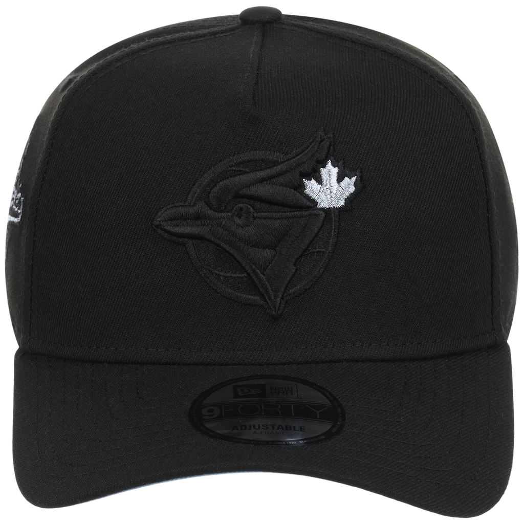 Toronto Blue Jays Toronto Crown the City - Black Pop Sky New Era 9FORTY (Black/Black)