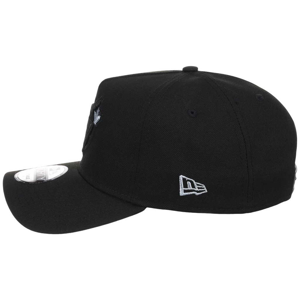 Toronto Blue Jays Toronto Crown the City - Black Pop Sky New Era 9FORTY (Black/Black)