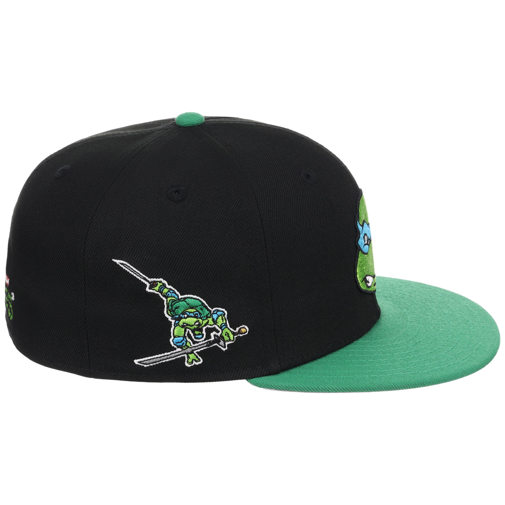 SATURDAY MORNING CARTOONS: TEENAGE MUTANT NINJA TURTLES - Leonardo Turtles Fitted