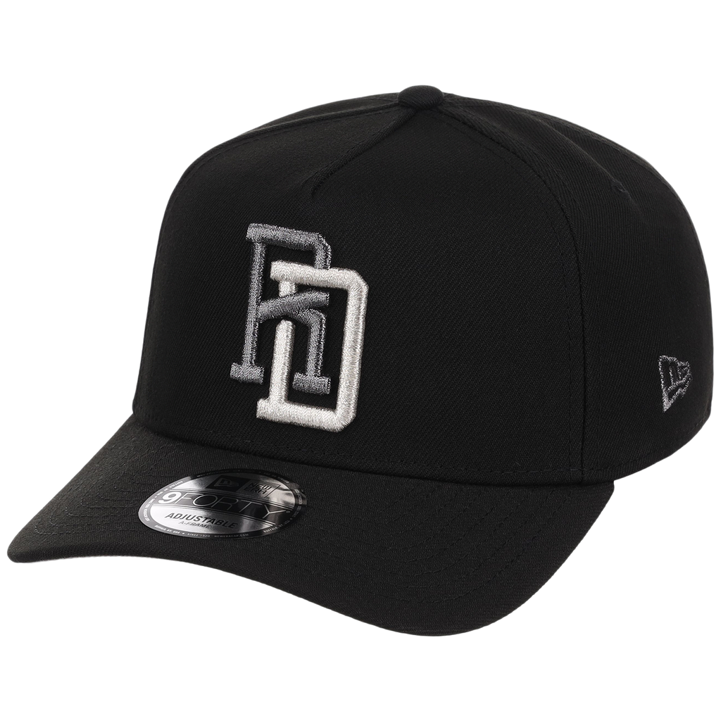 Crown the Country: Dominican Republic New Era 9FORTY Liquid Titanium