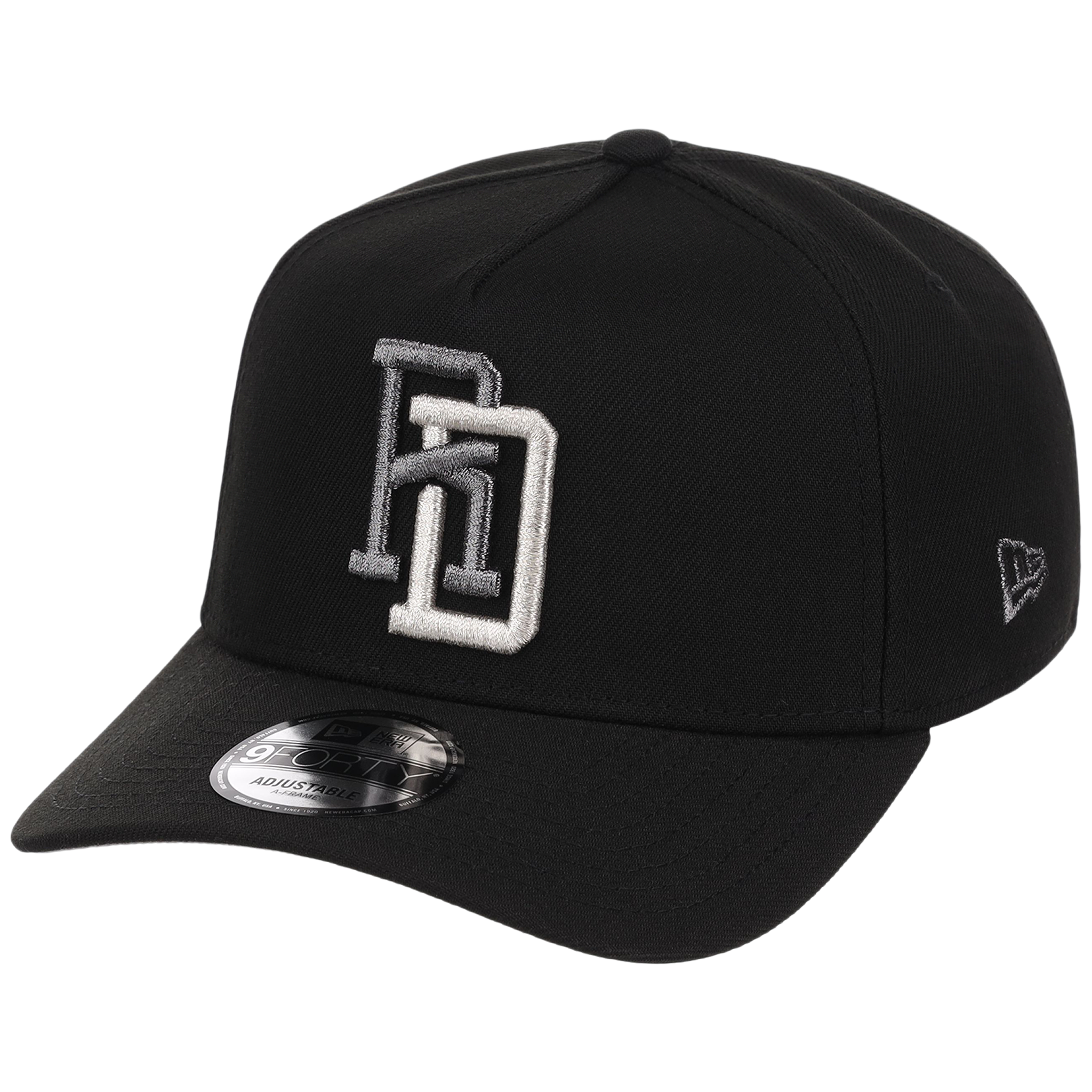 Crown the Country: Dominican Republic New Era 9FORTY Liquid Titanium