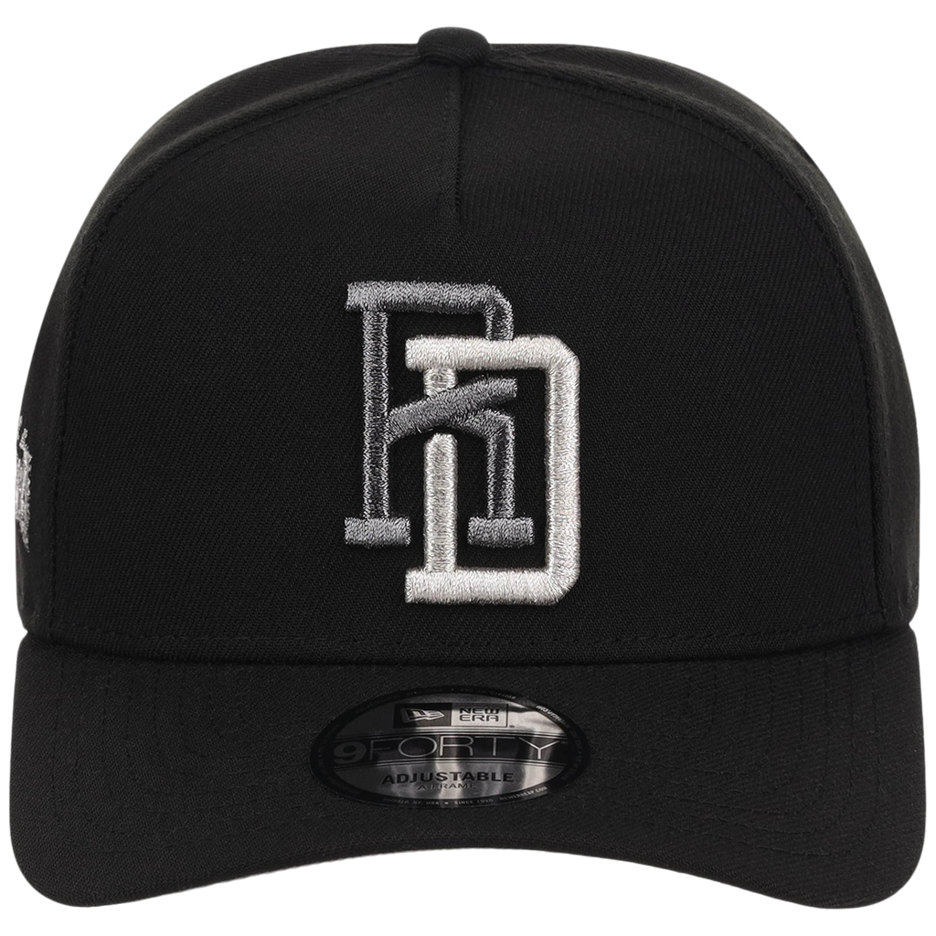 Crown the Country: Dominican Republic New Era 9FORTY Liquid Titanium