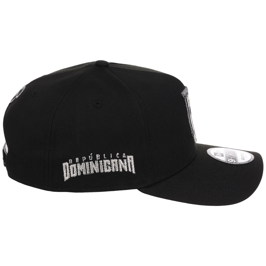 Crown the Country: Dominican Republic New Era 9FORTY Liquid Titanium