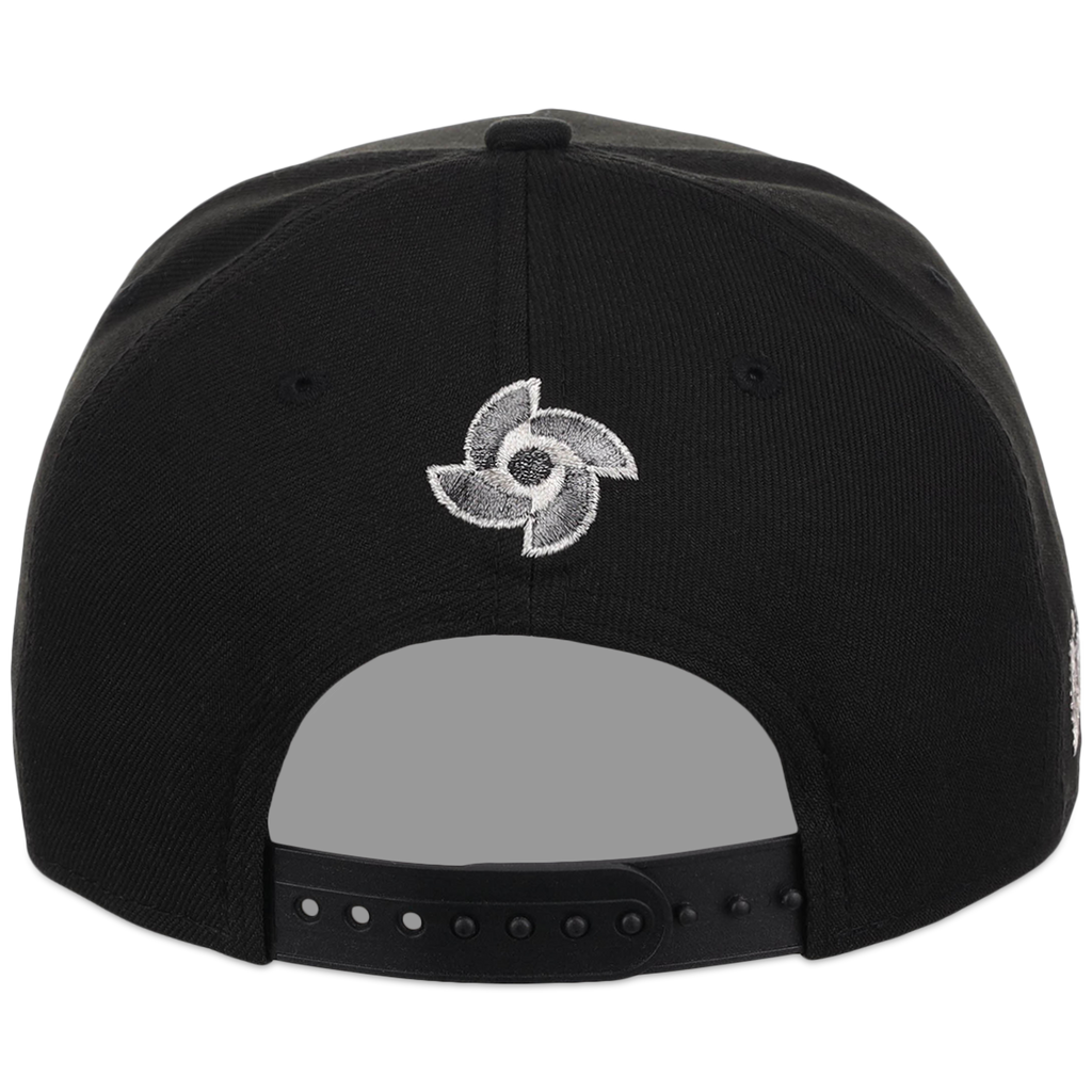 Crown the Country: Dominican Republic New Era 9FORTY Liquid Titanium