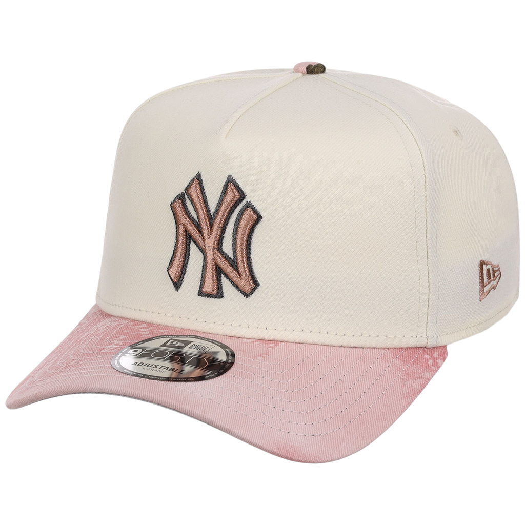 New York Yankees MLB Chrome Pink Realtree New Era 9FORTY A-Frame